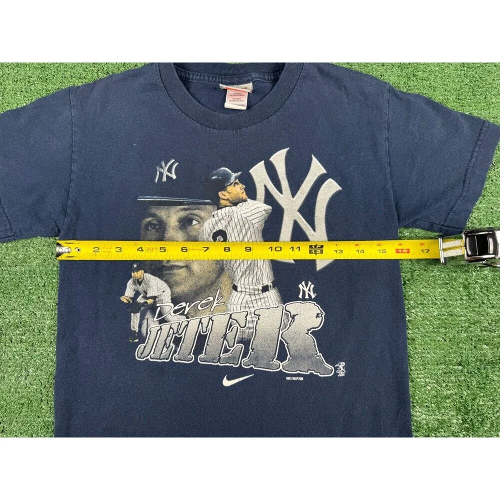 VTG Y2K Nike Derek Jeter Graphic T-Shirt Yankees Captain Youth Small